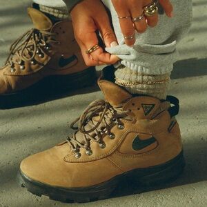 ISO NOT FOR SALE
Nike ACG Vintage Brown Hiking Boots
